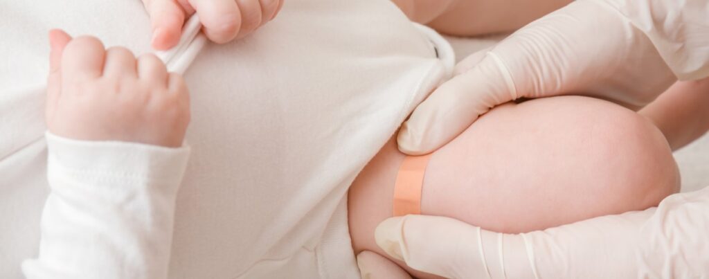 Poliomyelitis lähmte früher jedes Jahr hunderttausende Kinder. Heute ist eine weltweite Ausrottung der Krankheit in greifbarer Nähe – theoretisch. Foto: ©iStock.com/FotoDuets