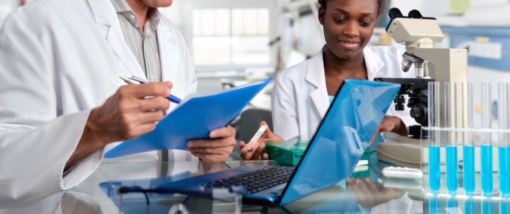 Wir haben mit Dr. Jasmina Kirchhoff vom Institut der Deutschen Wirtschaft über das Medizinforschungsgesetz gesprochen. ©iStock.com/anyaivanova