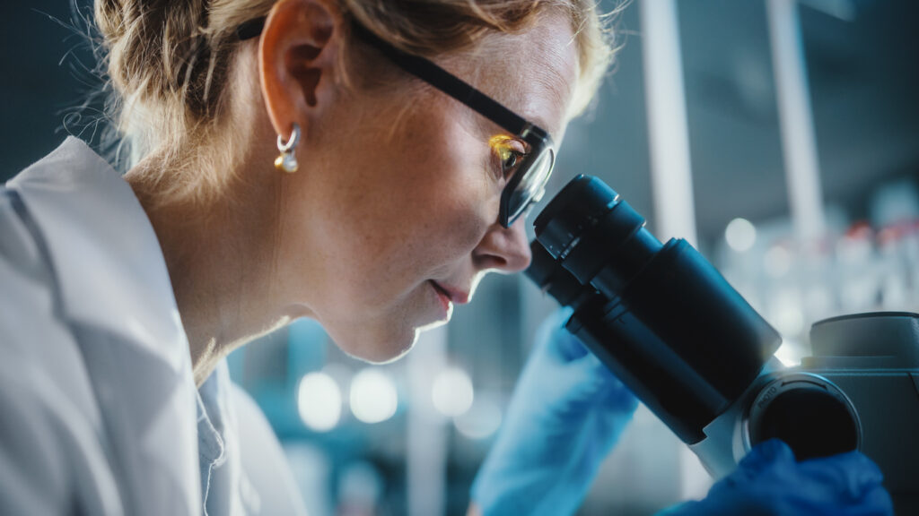 Arzneimittelinnovationen vor allem als Kostenproblem zu sehen, ist ein gewaltiger Rechenfehler. Das zeigt eine Studie. Foto: ©iStock.com/gorodenkoff