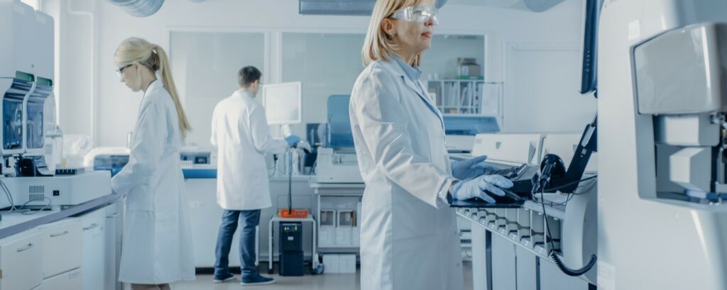 In der Sendung am 22. Juni ging es um die Pharmaindustrie. Es ist kaum möglich, in so kurzer Zeit mehr Unfug in die Welt setzen. Ein Kommentar von Florian Martius. Foto: ©iStock.com/gorodenkoff