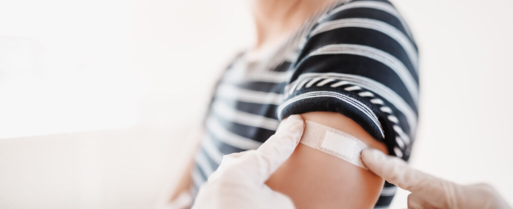 „Klare Strukturen“ standen im Mittelpunkt einer Online-Veranstaltung zum Thema „Impfen“ – nicht nur Bayerns Gesundheitsminister Klaus Holetschek fand dabei klare und deutliche Worte. Foto: ©iStock.com/LeManna