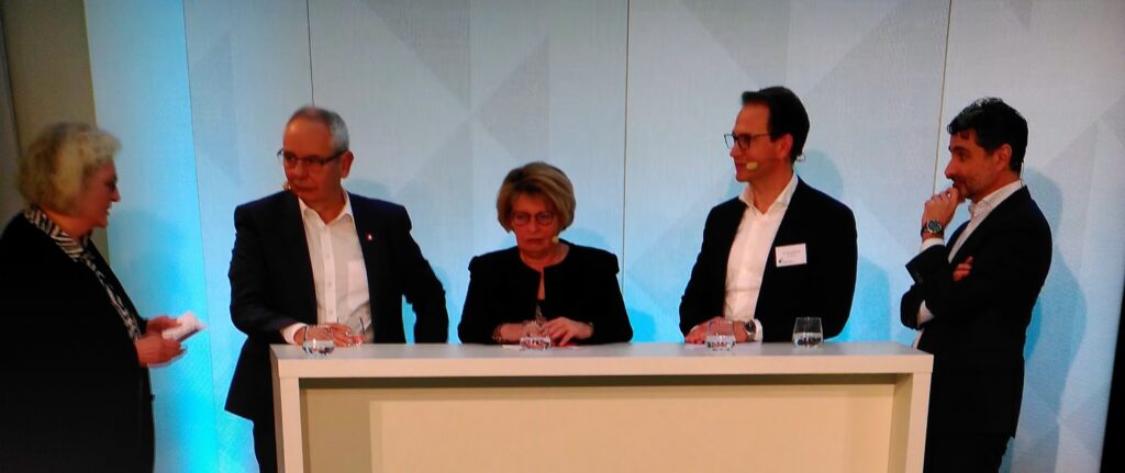Mit der Veranstaltungsreihe „Gesunde Industriepolitik: Fortschrittsdialog“ wollen Biotech-Unternehmen und die Gewerkschaft IGBCE verhindern, dass Deutschland in der Biotechnologie international den Anschluss verliert. Foto: ©Pharma Fakten
