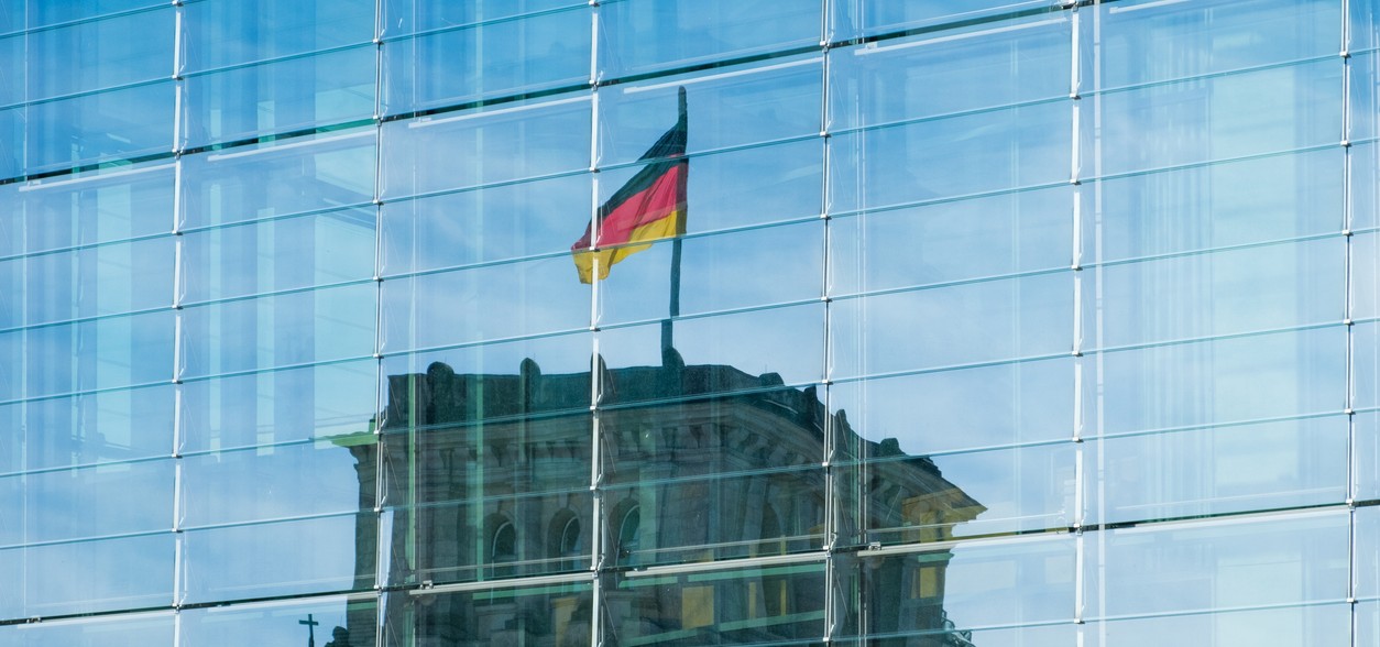 Der Pharmadialog geht weiter – er soll in eine Strategie münden, die die Rahmenbedingungen der Industrie in Deutschland verbessert. Wird daraus mehr als Symbolpolitik? Foto: iStock.com / hanohiki