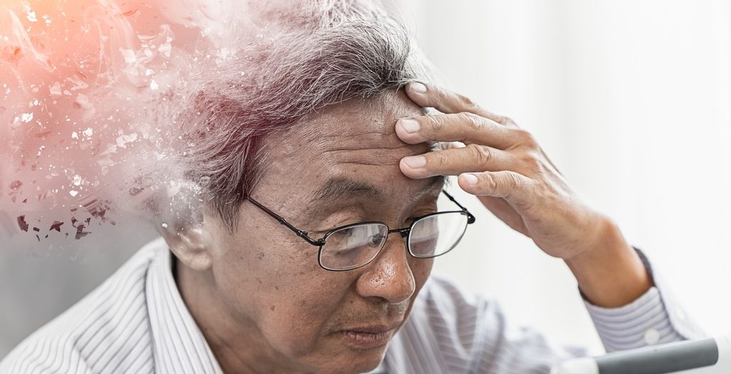 Fast jeder zweite Demenzfall kann auf vermeidbare Risikofaktoren zurückgeführt werden: Das Potenzial für Prävention ist enorm. Das Unternehmen Lilly startet deshalb die Kampagne „Bevor Du es vergisst“. Foto: iStock.com / coffeekai