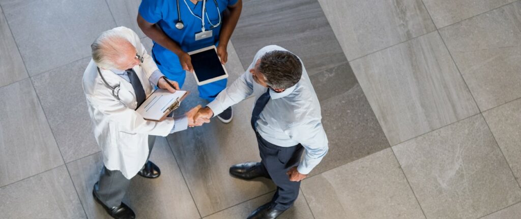 Digitale Plattformen können das Gesundheitswesen in Deutschland entscheidend voranbringen. Das haben 35 Digital- und Gesundheitsexpert:innen in einer Studie untersucht. Foto: ©iStock.com/Ridofranz